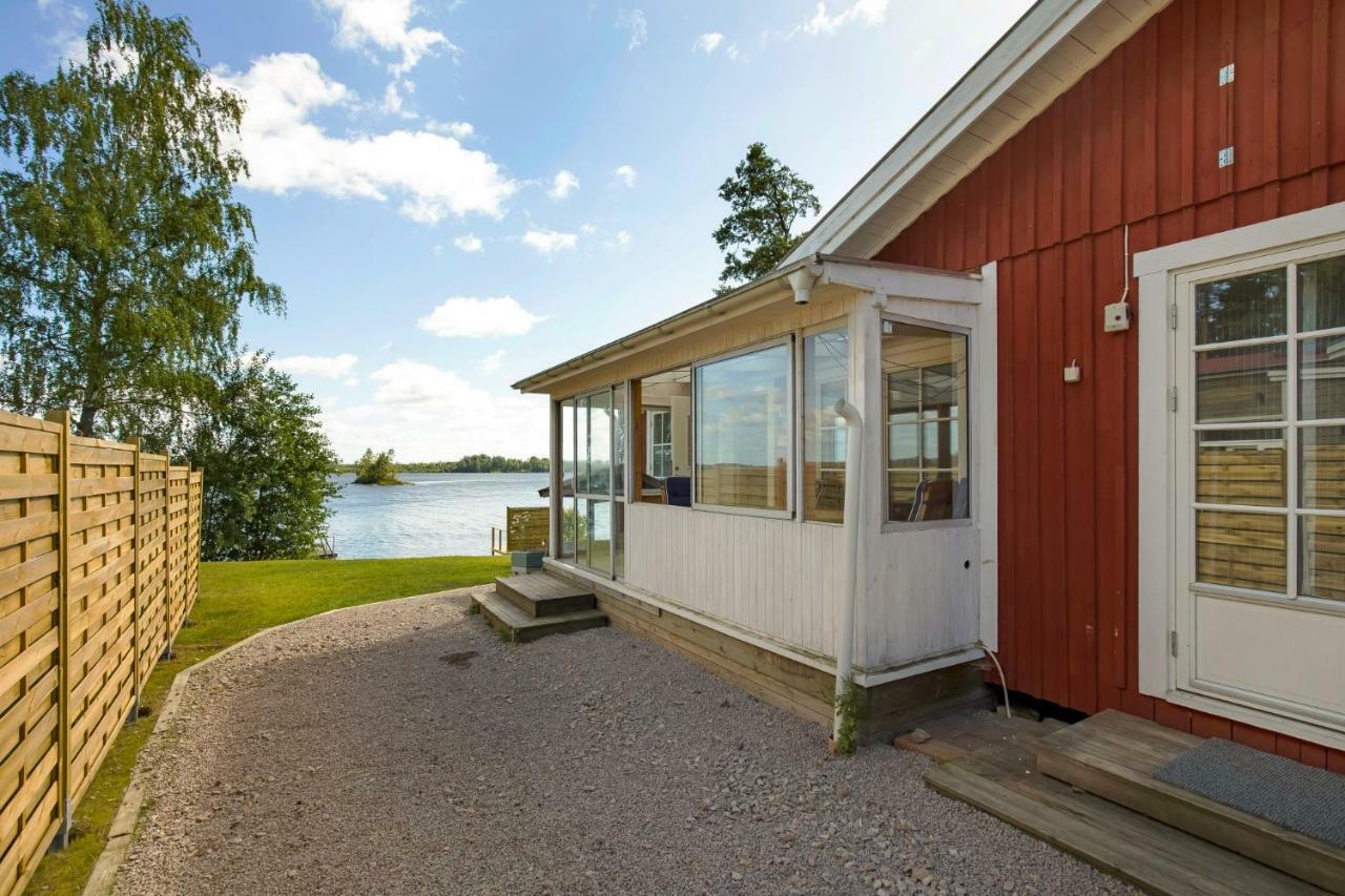 Holiday Lakefront House Bjorkoby Buitenkant foto